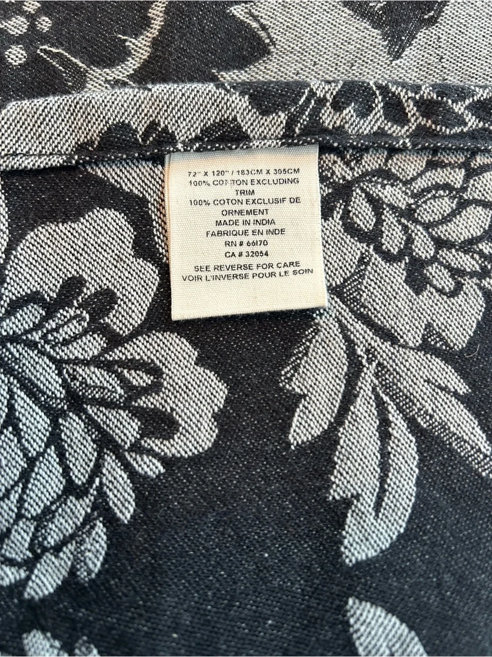 Floral Jacquard Tablecloth in Black and Gray